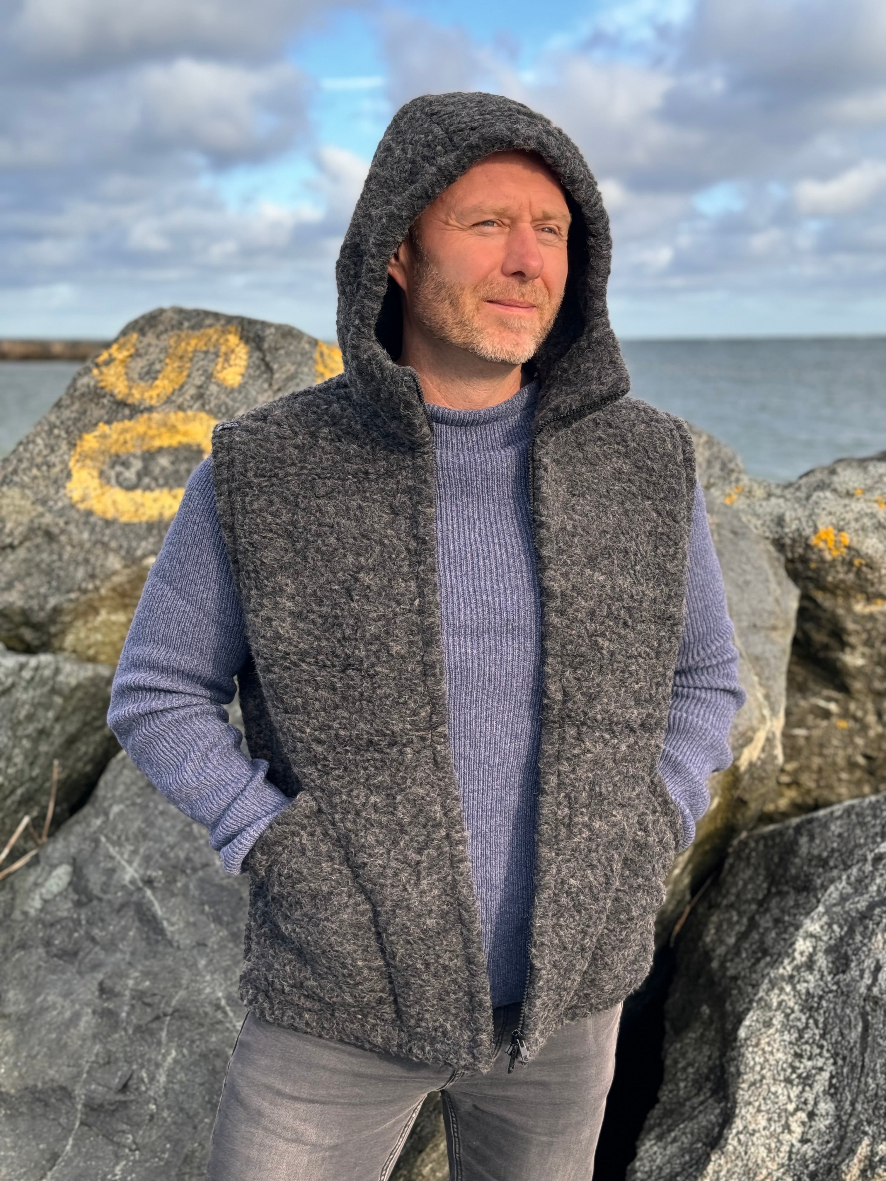 Uldvest fra WOOLWEAR of Scandinavia - Med hætte - 100% merinould
