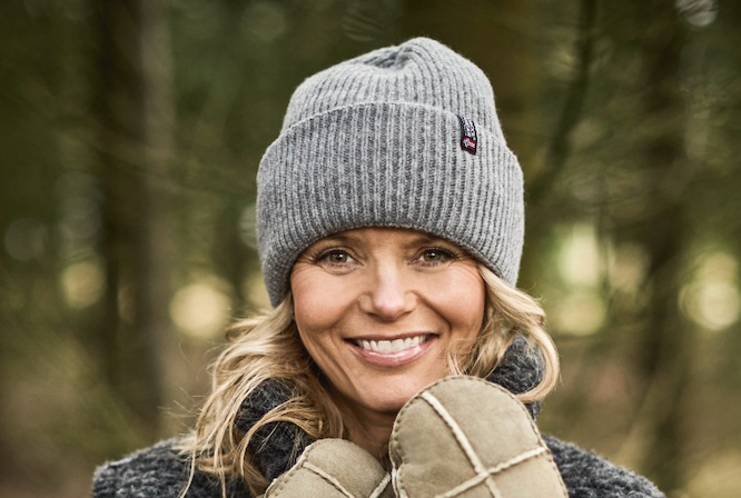 Strikhue 100% uld- Grå