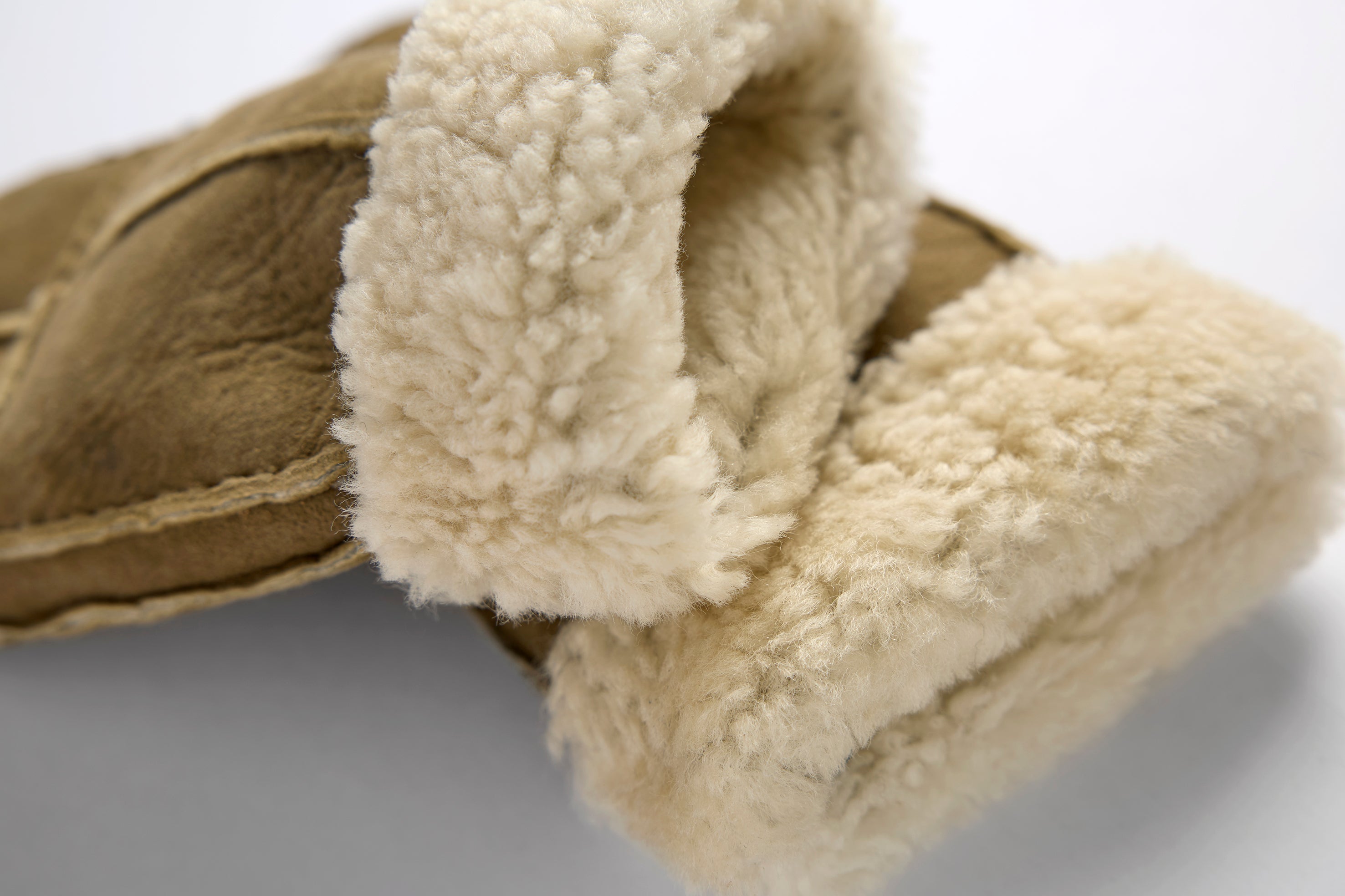 Lammeskindsluffer Premium - Håndlavede - Oliven Grøn