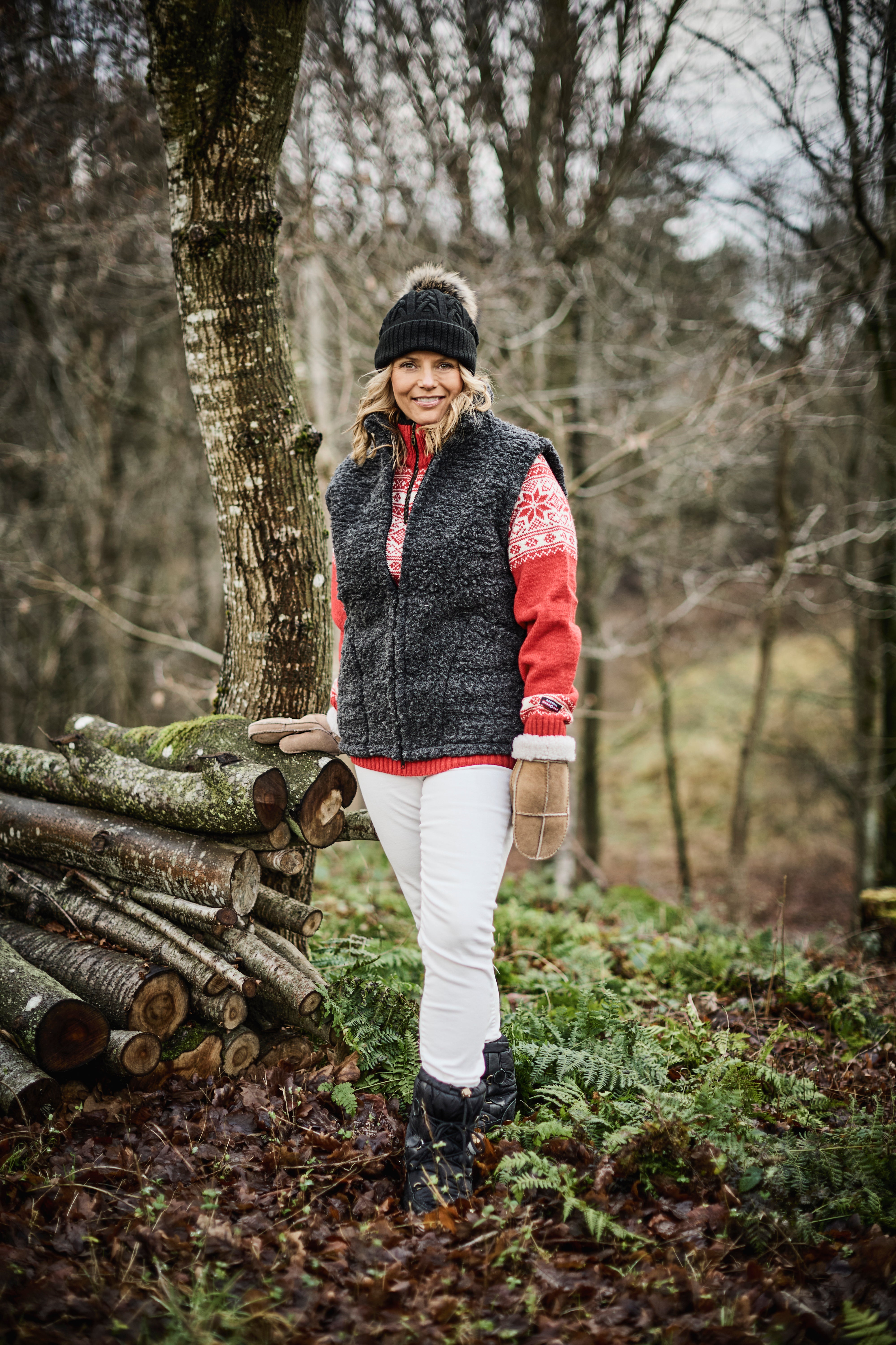 Rød norsk striktrøje af 100% ren uld.